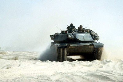 М1А1 Абрамс - основной танк в операции Буря в пустыне в Саудовской Аравии